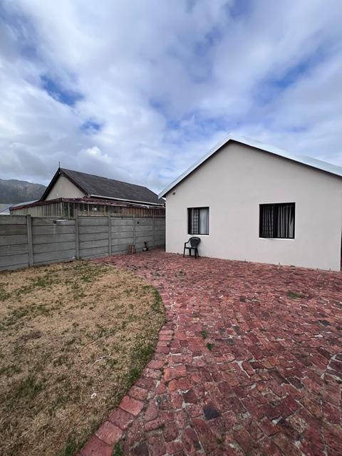 To Let 2 Bedroom Property for Rent in Pine Acres Western Cape